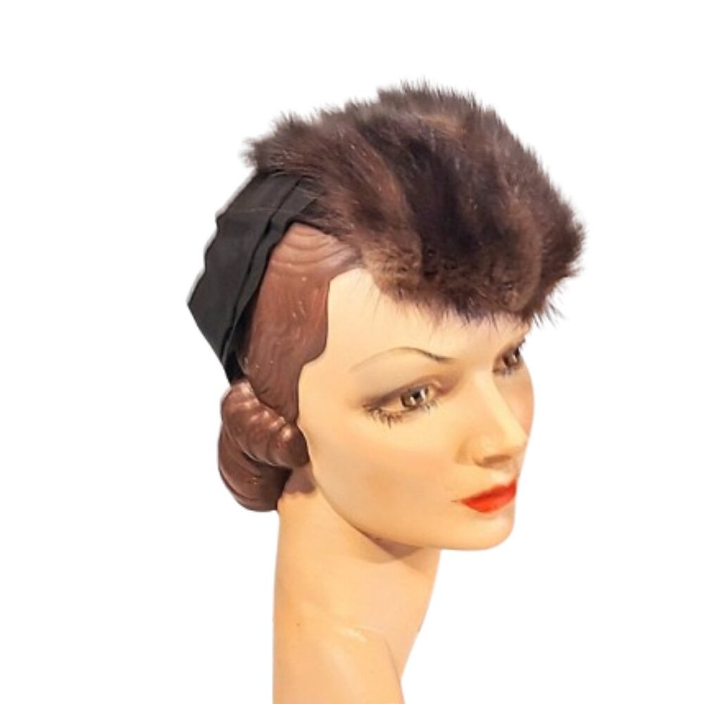 1940s Genuine Vintage Small Brown Tilt Style Hat With Mink Fur Trim